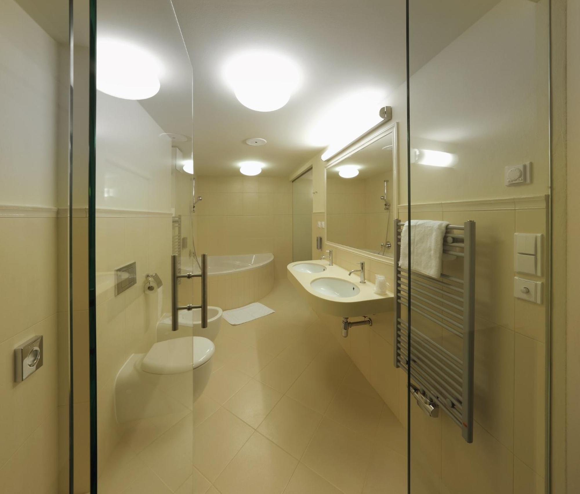 Esmarin Wellness Hotel Mnisek pod Brdy Luaran gambar