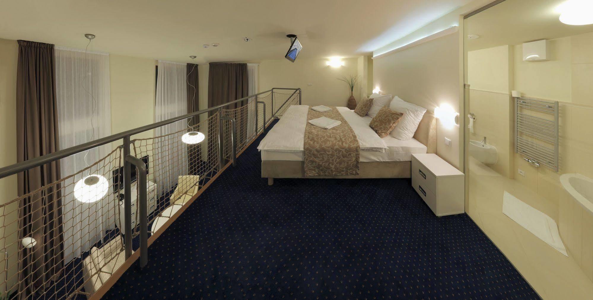 Esmarin Wellness Hotel Mnisek pod Brdy Luaran gambar