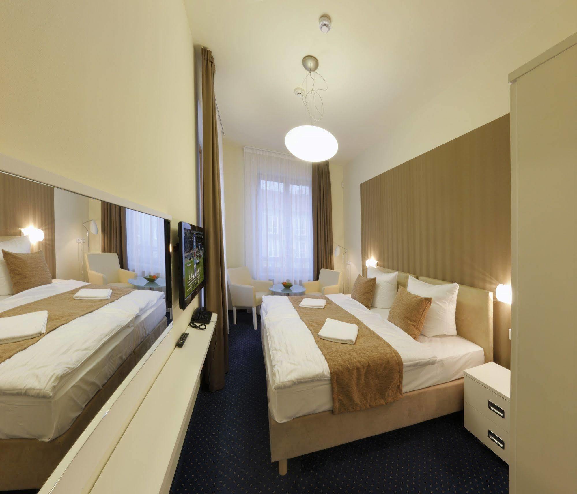 Esmarin Wellness Hotel Mnisek pod Brdy Luaran gambar